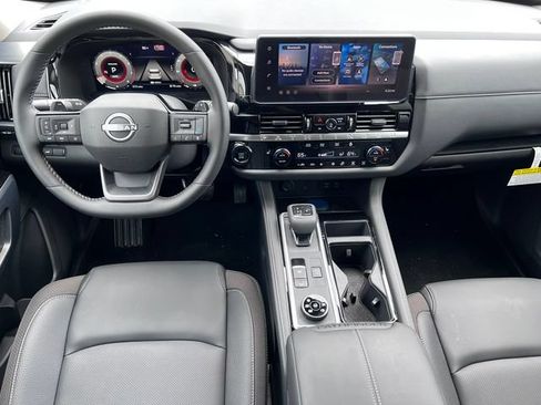 New 2026 Nissan Pathfinder SL AWD/4WD image 2