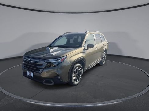 Used 2025 Subaru Forester Limited AWD/4WD image 4