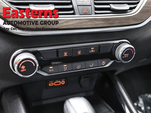 Used 2024 Nissan Altima 2.5 SV FWD image 20