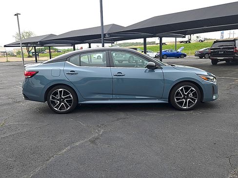 Used 2025 Nissan Sentra SR image 6