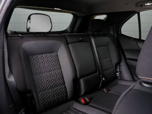 Used 2023 Chevrolet Equinox LT image 37
