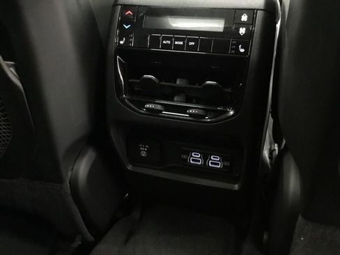 Used 2022 Jeep Grand Cherokee L Limited w/ Luxury Tech Group II image 23