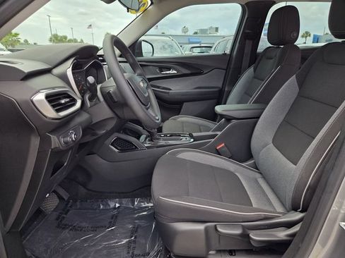 Used 2023 Chevrolet TrailBlazer LS AWD/4WD image 14
