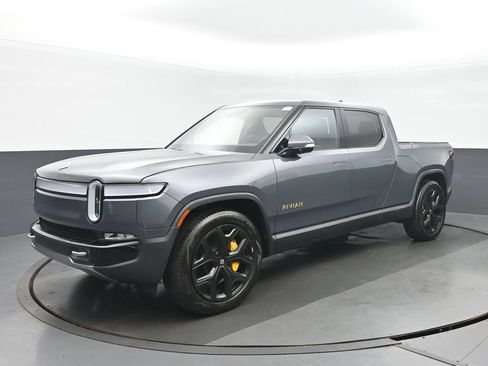Used 2024 Rivian R1T Adventure AWD/4WD image 7