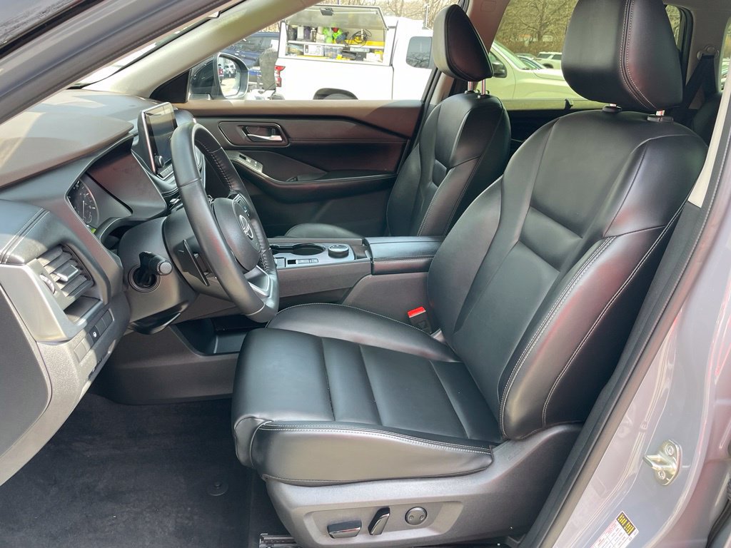 Certified 2023 Nissan Rogue SV w/ SV Premium B Package AWD/4WD image 8