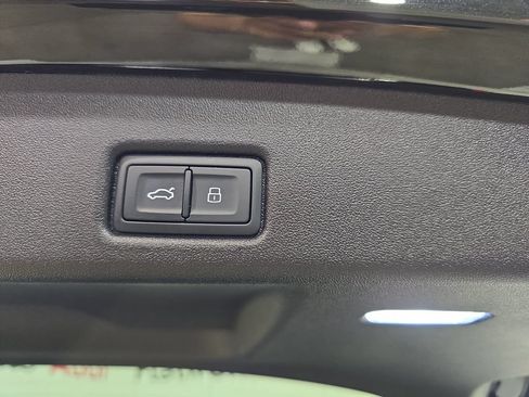 Used 2025 Audi Q5 Premium Plus w/ Premium Plus AWD/4WD image 16