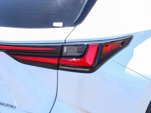 Used 2025 Lexus NX 250 FWD w/ Premium Package image 8