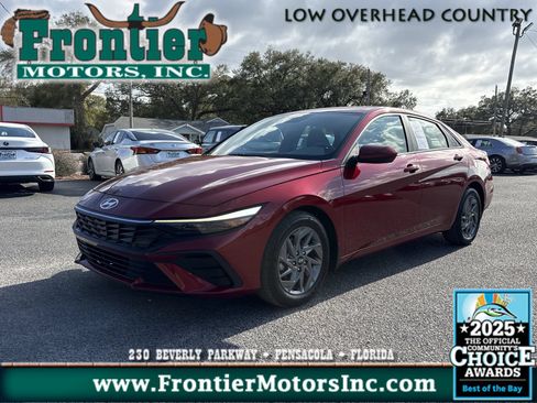 Used 2024 Hyundai Elantra SEL FWD image 1