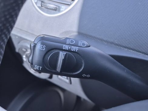 Used 2008 Volkswagen Beetle S FWD image 25