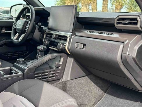 Used 2024 Toyota Tacoma TRD Off-Road image 21