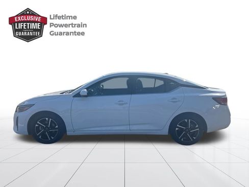 Used 2024 Nissan Sentra SV FWD image 2