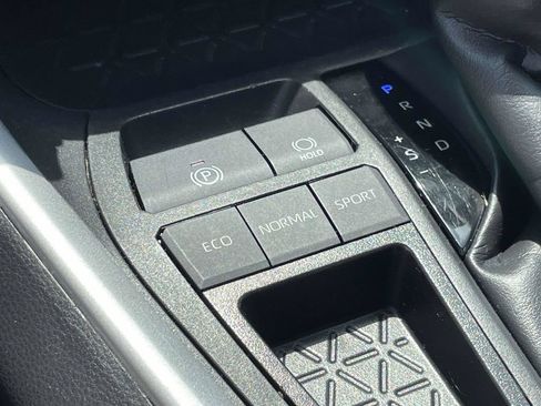 Used 2024 Toyota RAV4 XLE FWD image 19