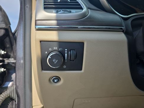 Used 2017 Jeep Grand Cherokee Overland AWD/4WD image 22