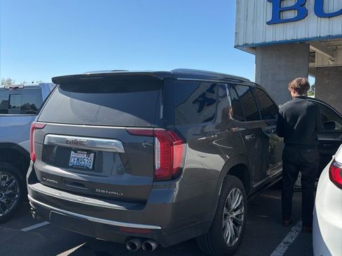 Used 2021 GMC Yukon Denali w/ Denali Premium Package AWD/4WD image 2