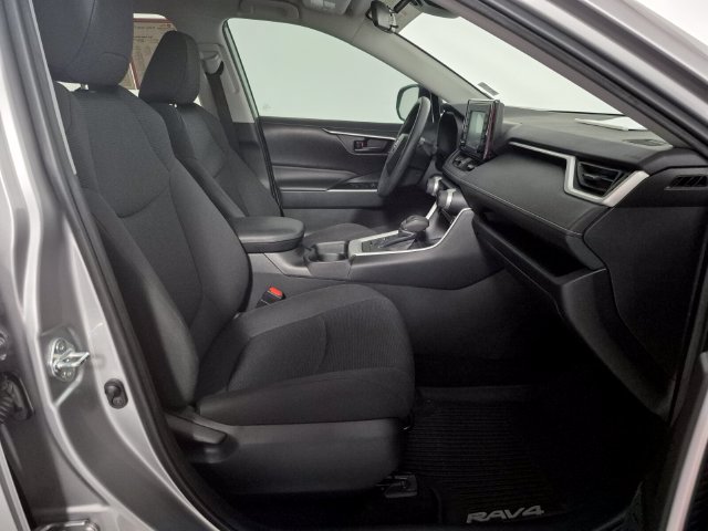 Certified 2021 Toyota RAV4 LE AWD/4WD image 32