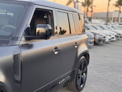 Used 2022 Land Rover Defender 110 V8 image 9