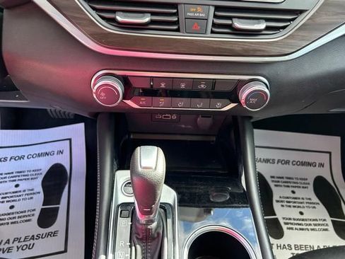 Used 2023 Nissan Altima 2.5 SV FWD image 30