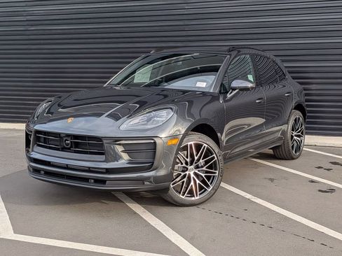 Certified 2026 Porsche Macan AWD/4WD image 1