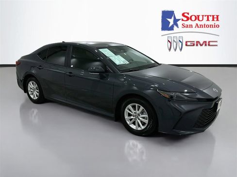 Used 2025 Toyota Camry LE w/ Convenience Package FWD image 1