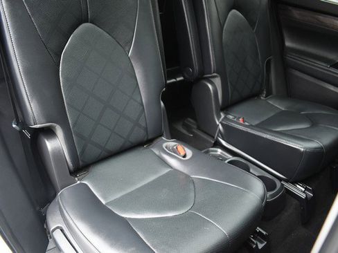 Certified 2021 Toyota Highlander Platinum image 29