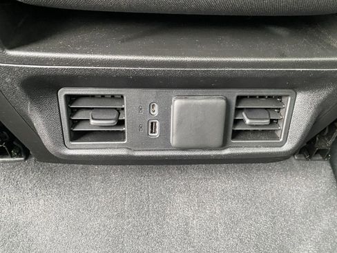 Used 2024 Chevrolet Silverado 1500 LT image 19