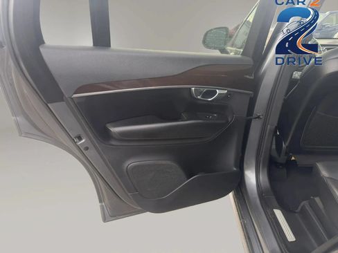 Used 2019 Volvo XC90 T5 Momentum w/ Multimedia Package AWD/4WD image 15
