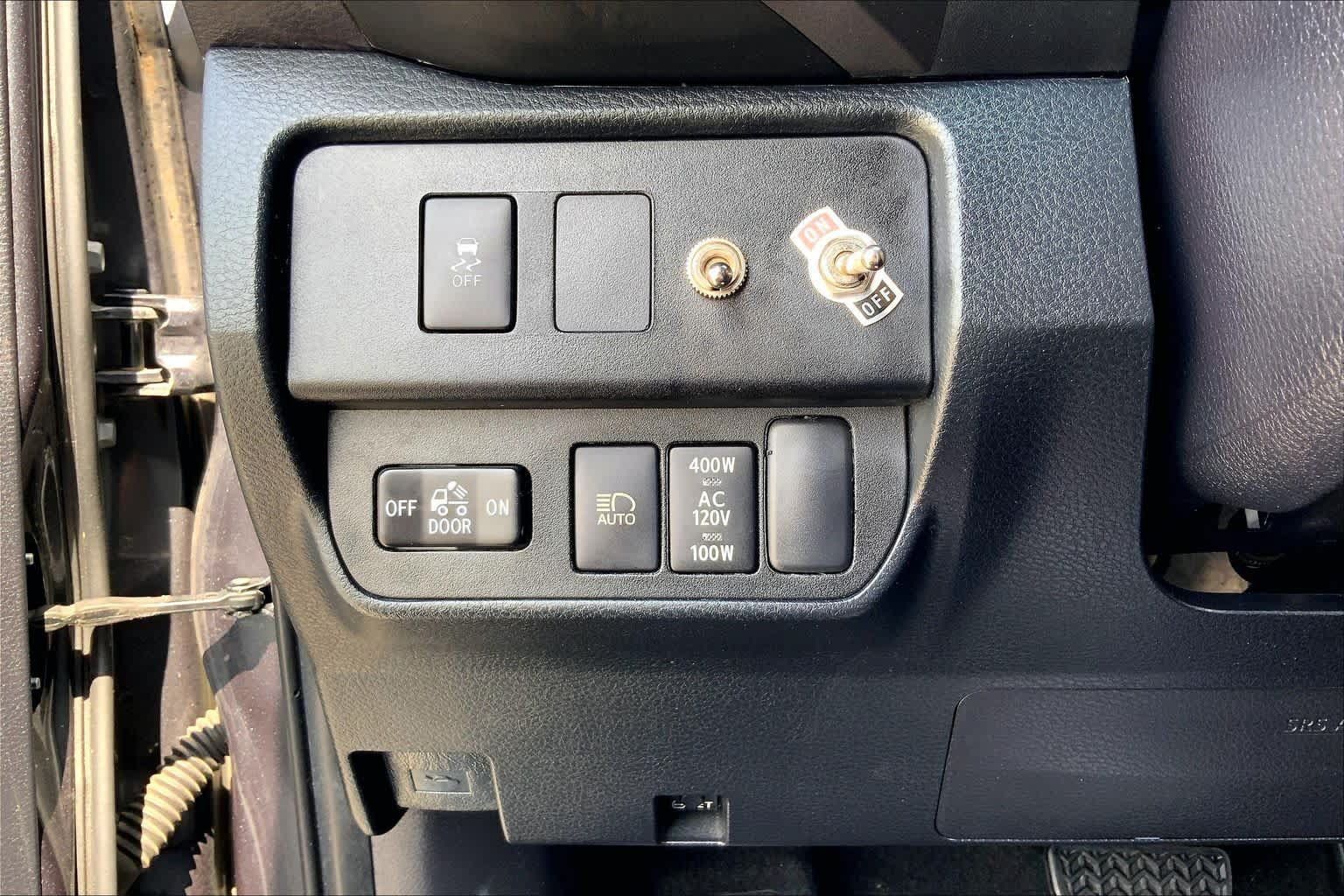 Used 2020 Toyota Tacoma TRD Off-Road w/ Technology Package AWD/4WD image 33