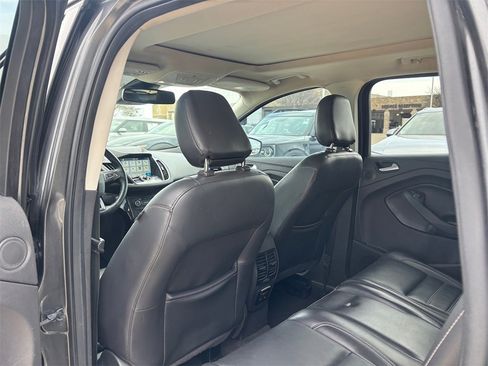 Used 2019 Ford Escape Titanium image 30