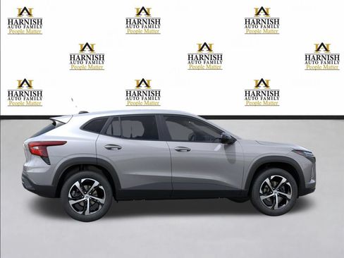 New 2026 Chevrolet Trax RS w/ Driver Confidence Package FWD image 5