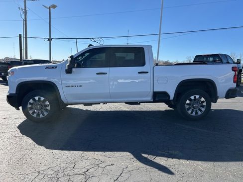 Used 2024 Chevrolet Silverado 2500 Custom w/ Custom Convenience Package image 7