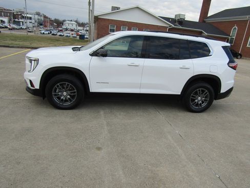 Used 2025 GMC Acadia Elevation FWD image 6