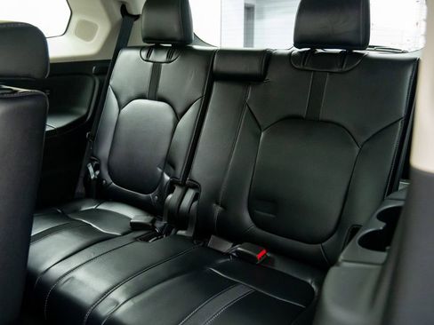 Used 2024 Honda Pilot Touring image 19