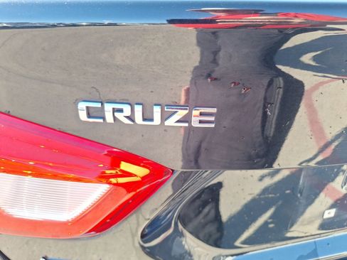 Used 2017 Chevrolet Cruze LT w/ Convenience Package image 13