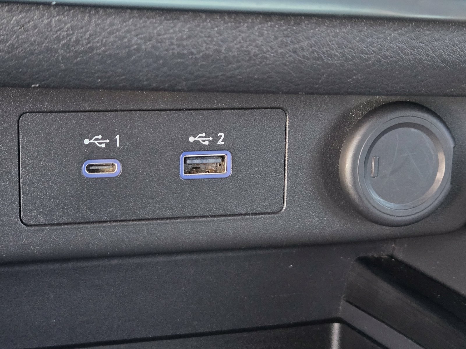 Used 2022 Nissan Rogue SV w/ SV Premium Package FWD image 18