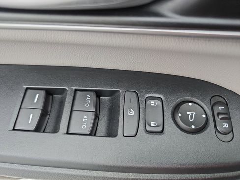 Used 2020 Honda CR-V Touring image 28