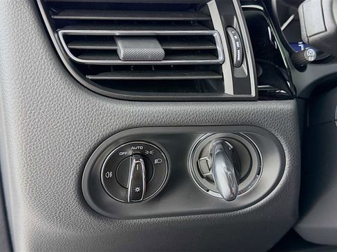 New 2026 Porsche Macan image 13