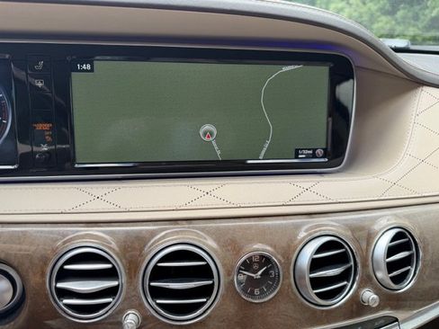 Used 2017 Mercedes-Benz S 550 Sedan image 18