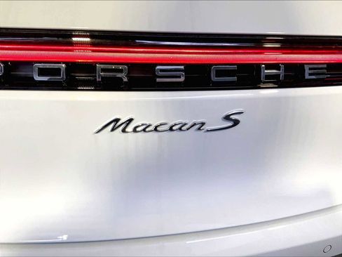 New 2026 Porsche Macan S image 19