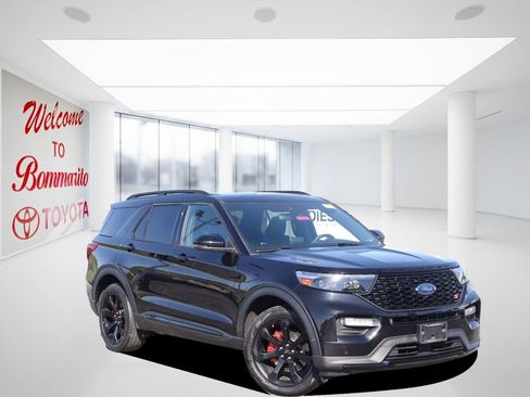 Used 2021 Ford Explorer ST w/ Equipment Group 401A AWD/4WD image 2