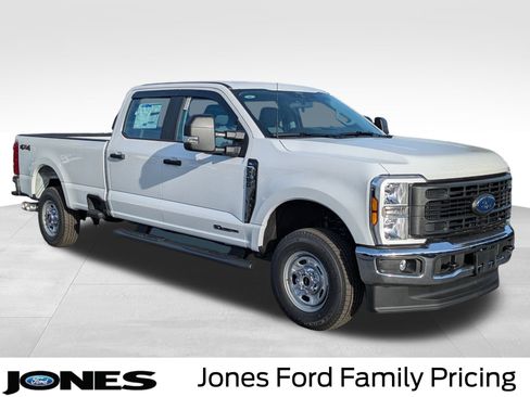 New 2026 Ford F250 XL w/ XL Chrome Package image 2