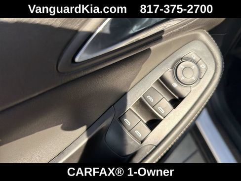 Used 2025 Buick Encore GX Preferred AWD/4WD image 17