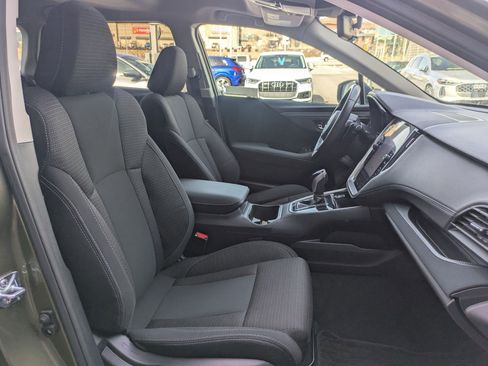 Used 2025 Subaru Outback Premium image 27