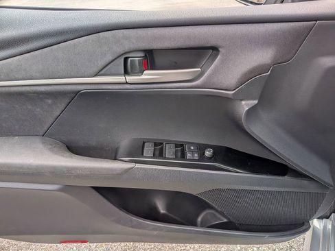 Used 2025 Toyota Camry LE image 13