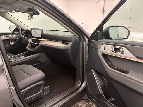 New 2026 Ford Explorer Active image 25