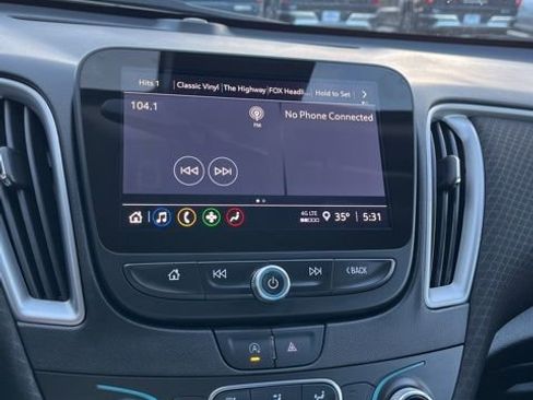 Used 2025 Chevrolet Malibu LT image 36