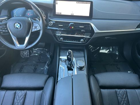 Used 2023 BMW 530e RWD image 4