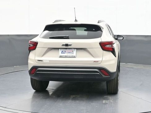 New 2026 Chevrolet Trax RS w/ Driver Confidence Package image 10