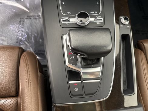 Used 2018 Audi Q5 2.0T Premium Plus w/ Premium Plus Package image 16