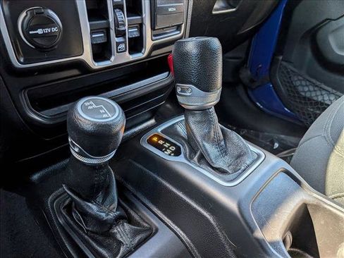 Used 2018 Jeep Wrangler Unlimited Sport S image 11