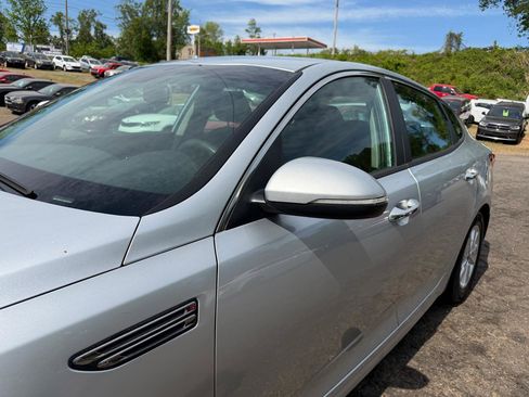 Used 2019 Kia Optima LX FWD image 9